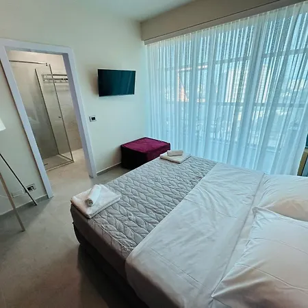 Five Top Location